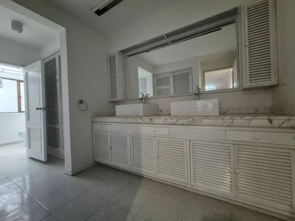 Apartamento de 3 alcobas en venta en Chicó Norte, Bogotá, 186 m² · foto 10 de 17
