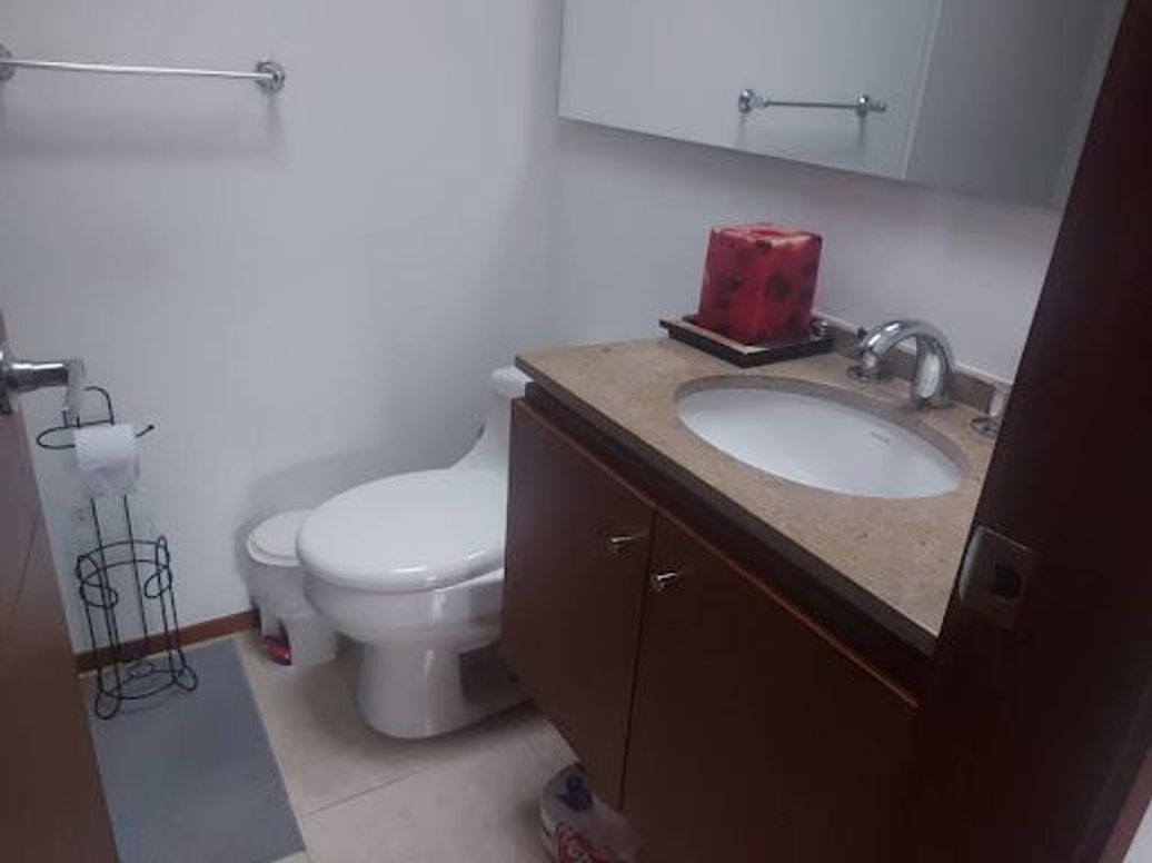 Apartamento de 3 alcobas en venta en Santa Barbara Central, Bogotá, 146 m² · foto 19 de 20