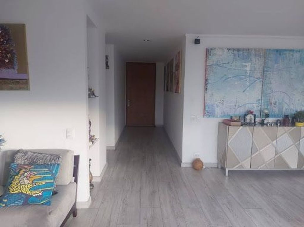 Apartamento de 3 alcobas en venta en Santa Barbara Central, Bogotá, 146 m² · foto 4 de 20