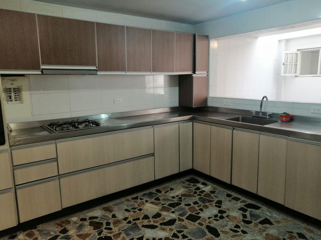 Apartamento de 3 alcobas en venta en Caobos Salazar, Bogotá, 110 m² · foto 3 de 20