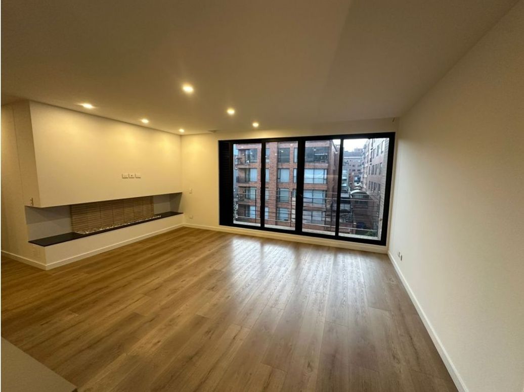 Apartamento de 3 alcobas en venta en Chicó Navarra, Bogotá, 147 m² · foto 3 de 20