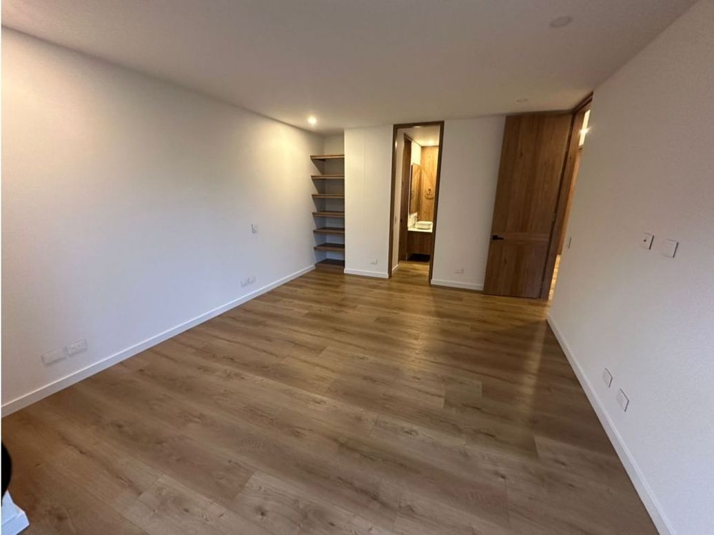 Apartamento de 3 alcobas en venta en Chicó Navarra, Bogotá, 147 m² · foto 7 de 20