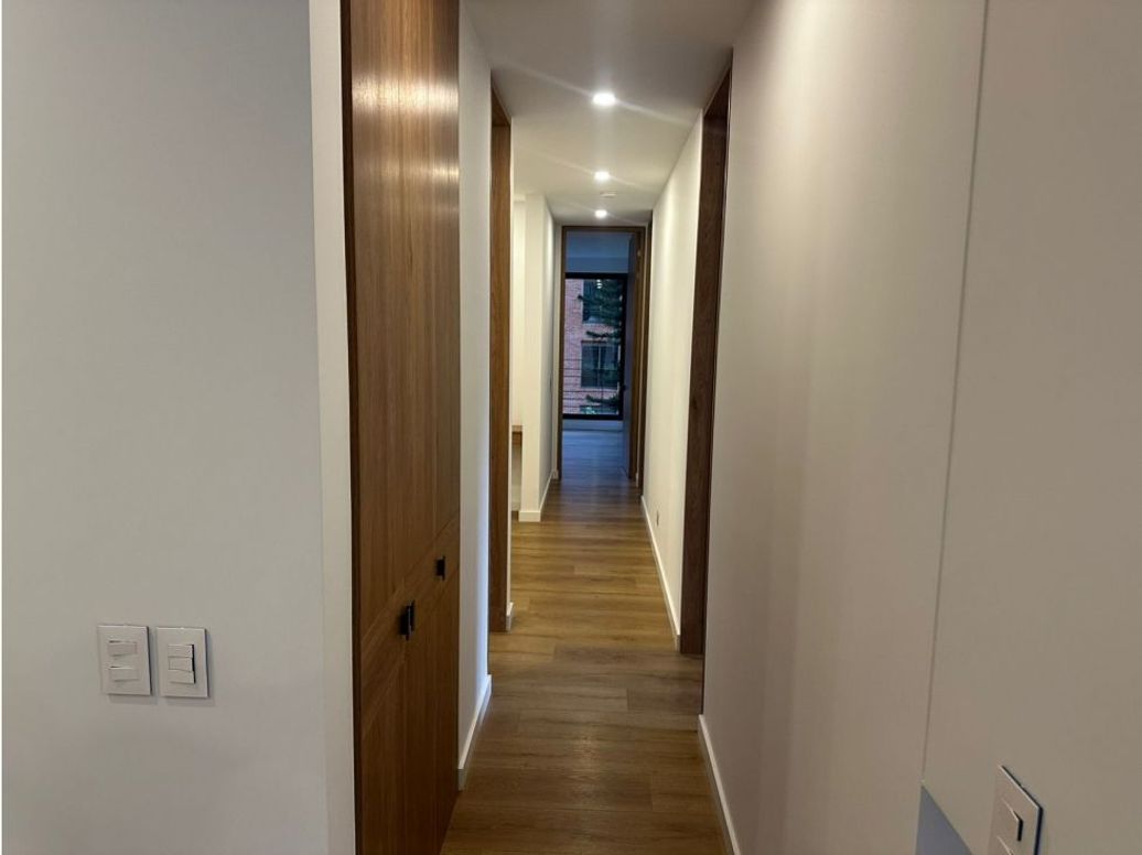 Apartamento de 3 alcobas en venta en Chicó Navarra, Bogotá, 147 m² · foto 18 de 20