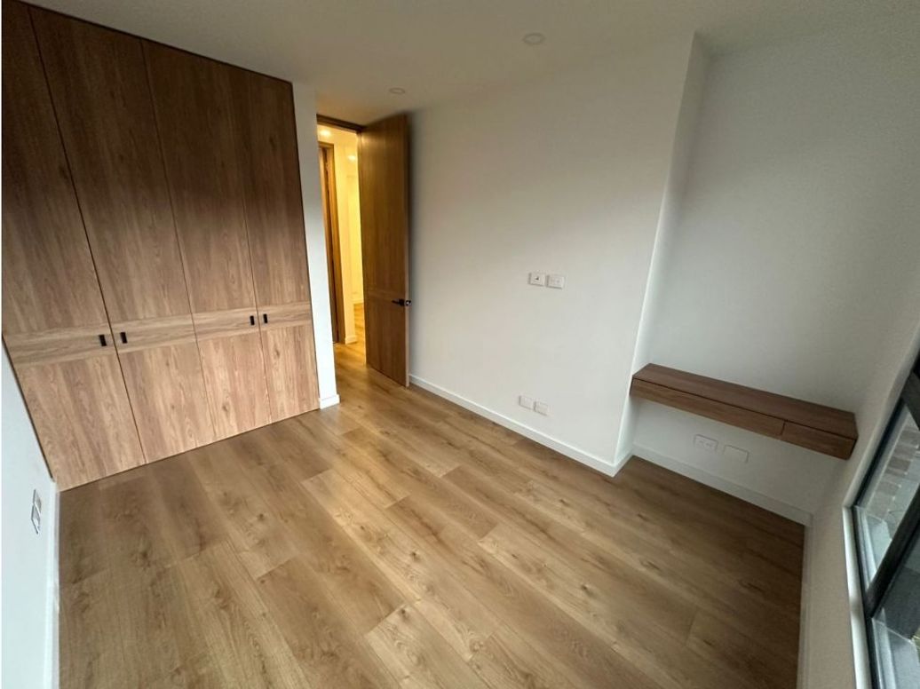 Apartamento de 3 alcobas en venta en Chicó Navarra, Bogotá, 147 m² · foto 10 de 20