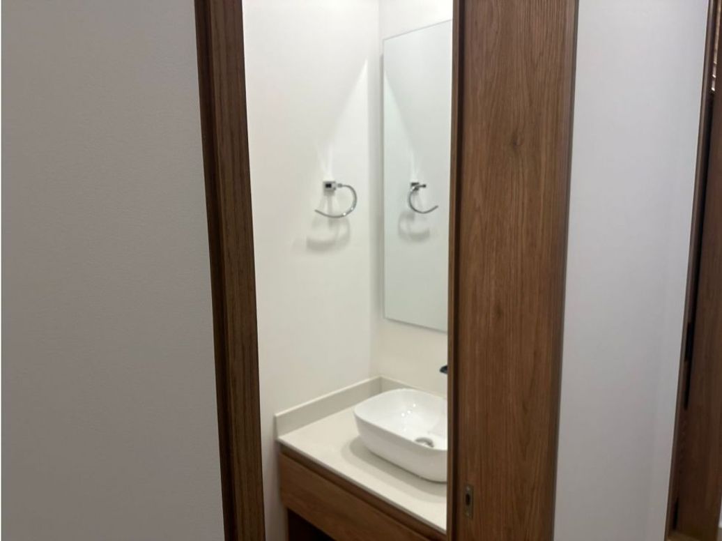 Apartamento de 3 alcobas en venta en Chicó Navarra, Bogotá, 147 m² · foto 16 de 20