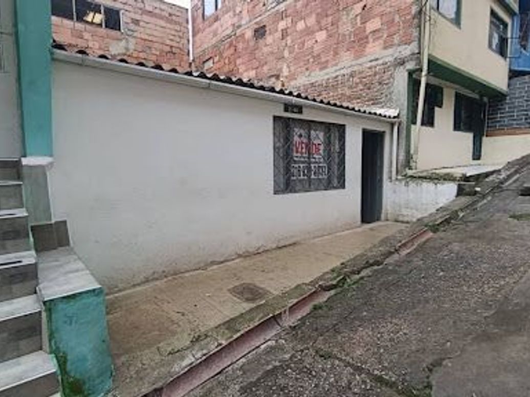 Casa de 2 alcobas en venta en Las Guacamayas, Bogotá, 54 m² · foto 2 de 16