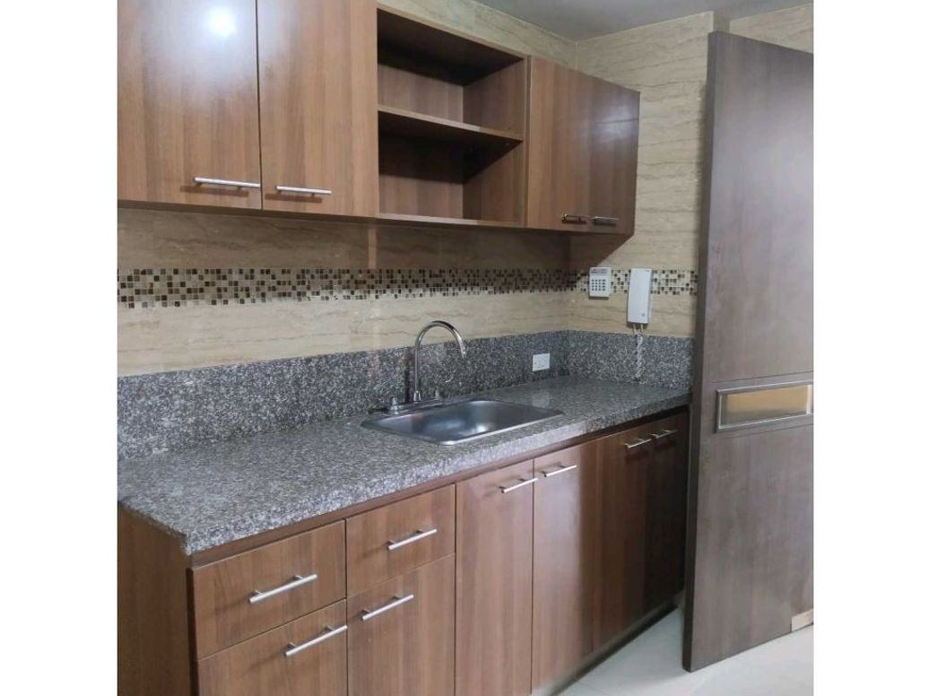 Apartamento de 4 alcobas en venta en El Dorado, Bogotá, 95 m² · foto 9 de 20