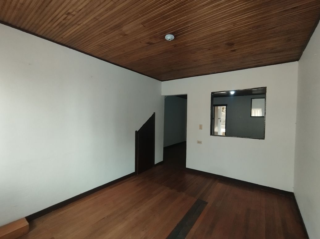 Casa de 4 alcobas en venta en Republica De Canada, Bogotá, 256 m² · foto 11 de 19