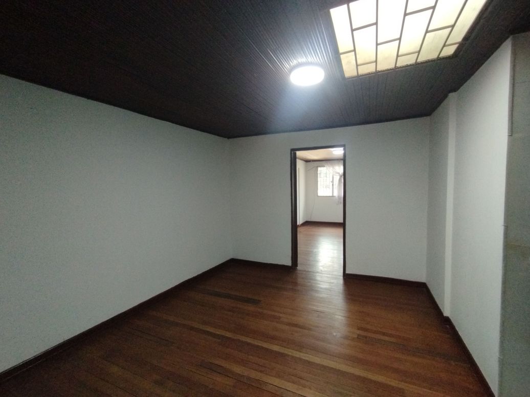 Casa de 4 alcobas en venta en Republica De Canada, Bogotá, 256 m² · foto 8 de 19