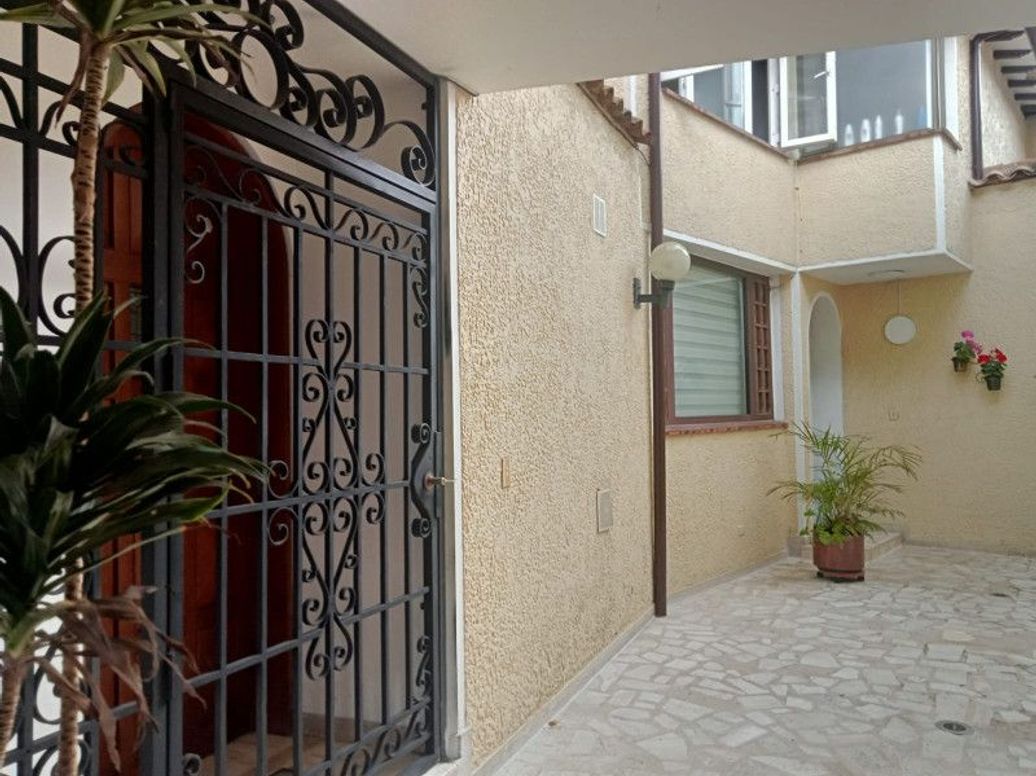 Casa de 3 alcobas en venta en Bella Suiza, Bogotá, 243 m² · foto 4 de 20