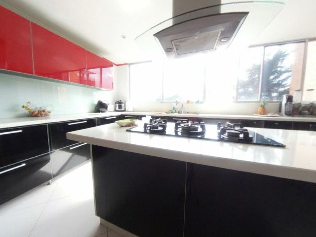 Apartamento de 4 alcobas en venta en Casa Blanca Suba, Bogotá, 358 m² · foto 4 de 13