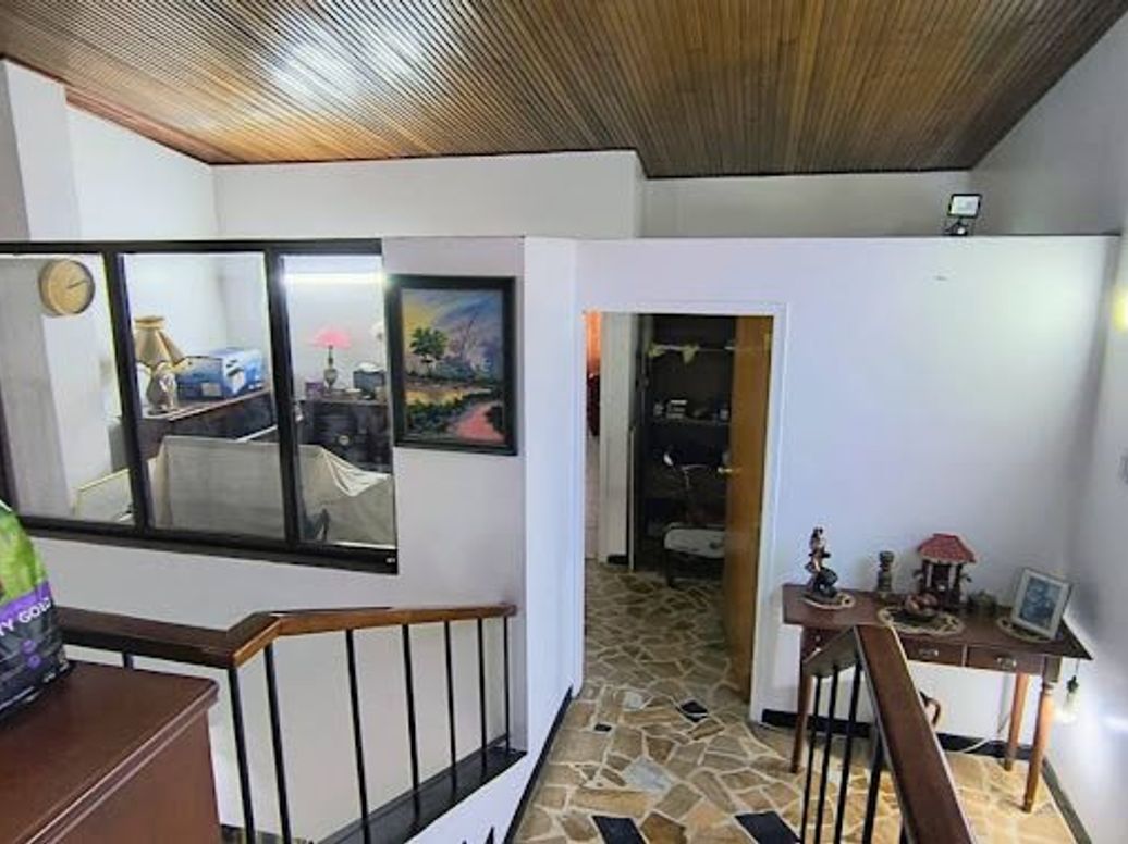 Casa de 5 alcobas en venta en Estoril, Bogotá, 320 m² · foto 16 de 20