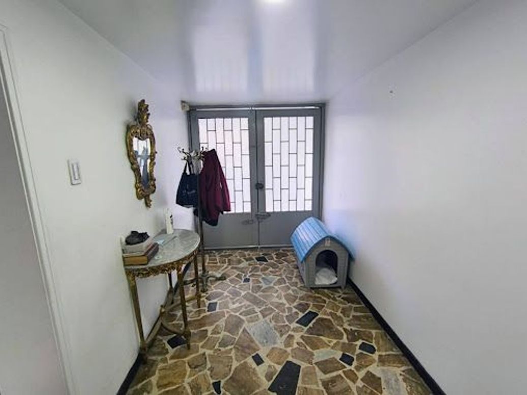 Casa de 5 alcobas en venta en Estoril, Bogotá, 320 m² · foto 4 de 20