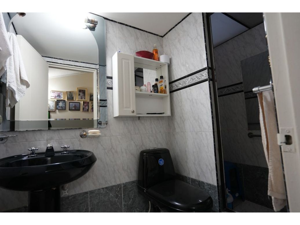 Casa de 4 alcobas en venta en Cedritos, Bogotá, 250 m² · foto 15 de 20