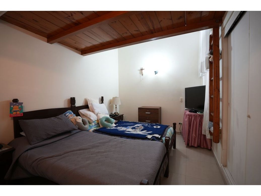 Casa de 4 alcobas en venta en Cedritos, Bogotá, 250 m² · foto 13 de 20
