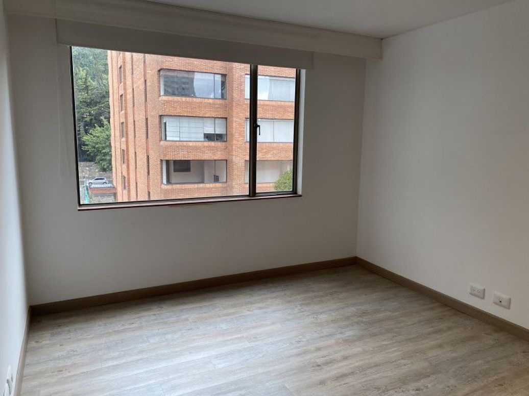 Apartamento de 4 alcobas en venta en La Cabrera, Bogotá, 256 m² · foto 15 de 19