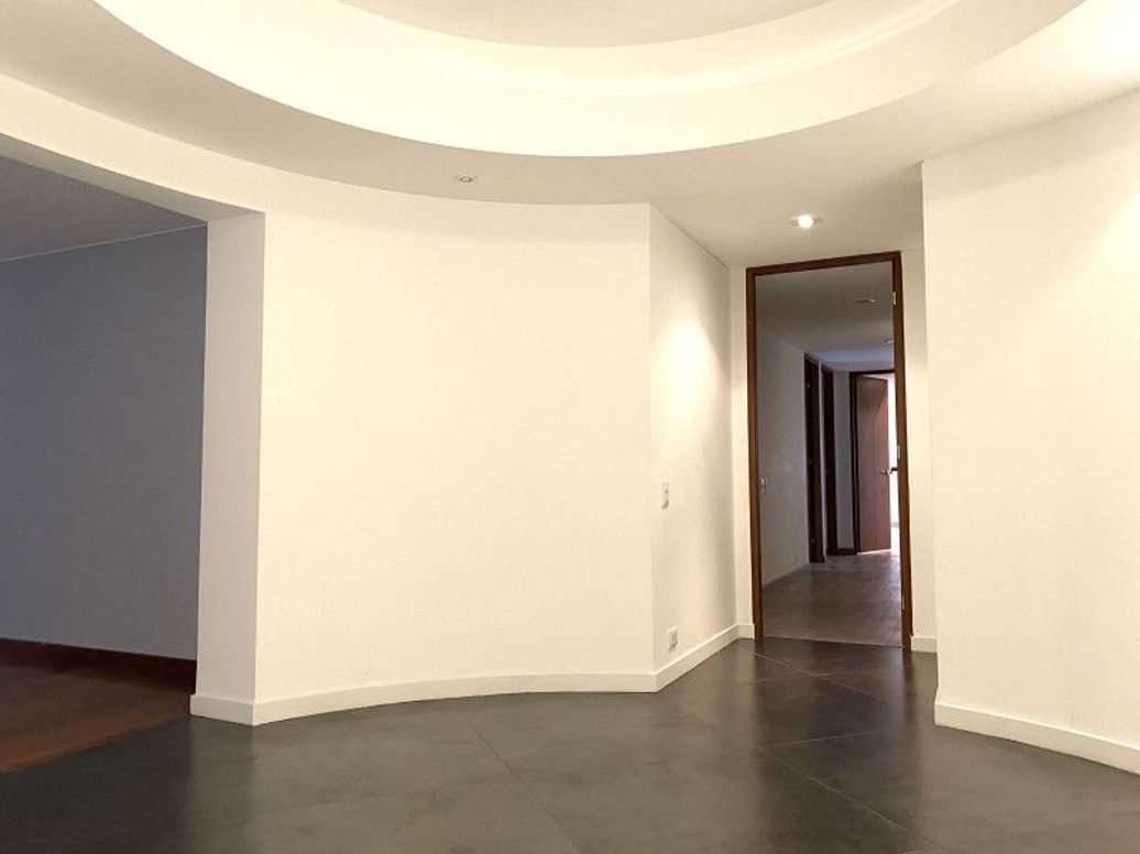 Apartamento de 4 alcobas en venta en La Cabrera, Bogotá, 256 m² · foto 11 de 19