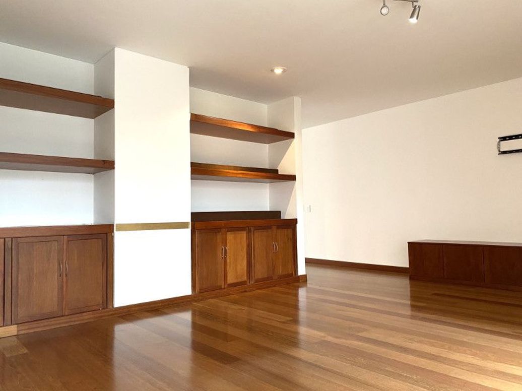 Apartamento de 4 alcobas en venta en La Cabrera, Bogotá, 256 m² · foto 8 de 19