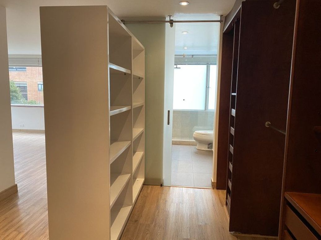 Apartamento de 4 alcobas en venta en La Cabrera, Bogotá, 256 m² · foto 16 de 19