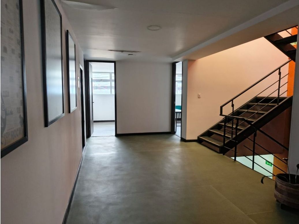 Casa de 9 alcobas en venta en San Luis, Bogotá, 439 m² · foto 10 de 15
