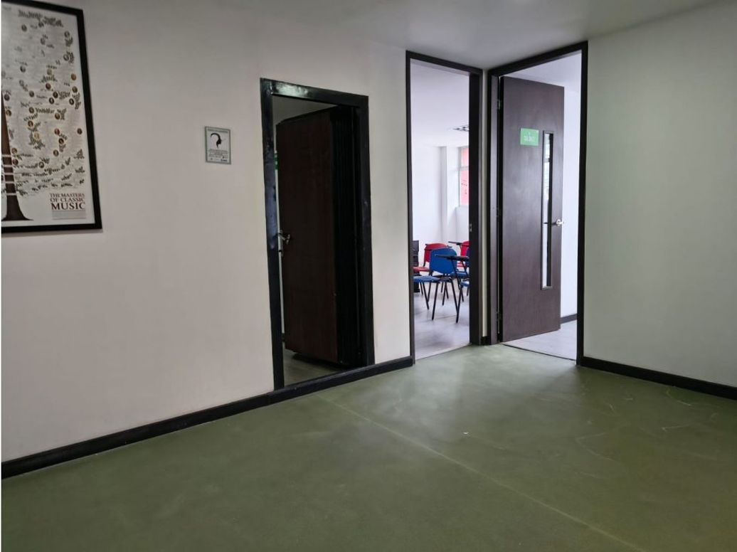 Casa de 9 alcobas en venta en San Luis, Bogotá, 439 m² · foto 9 de 15