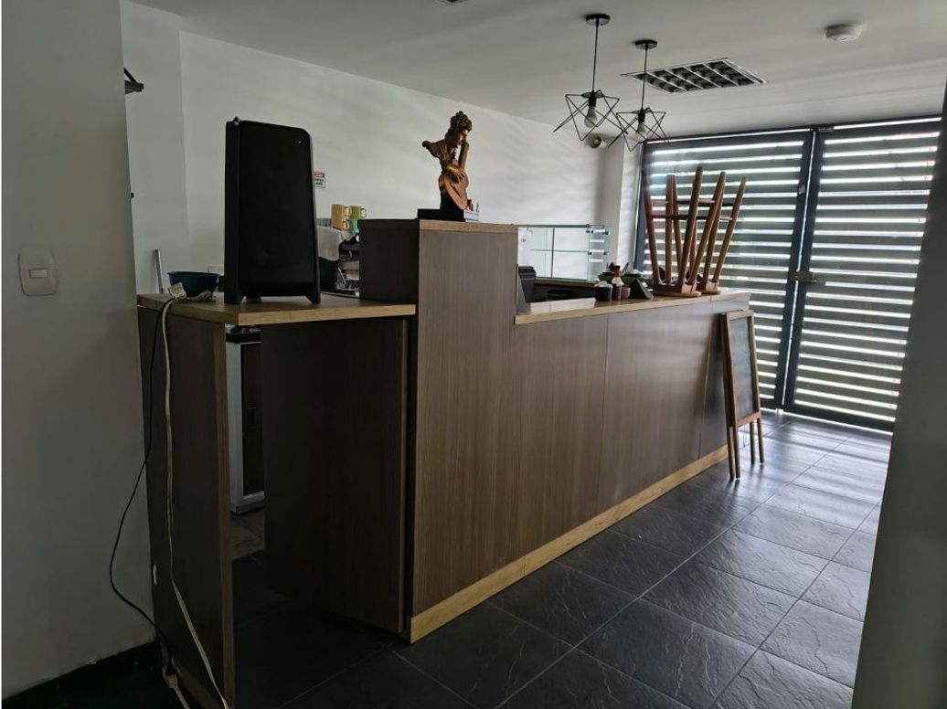 Casa de 9 alcobas en venta en San Luis, Bogotá, 439 m² · foto 2 de 15