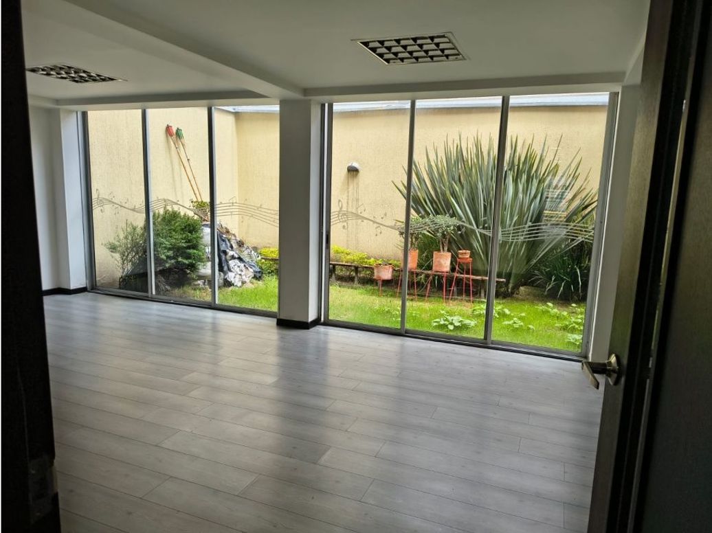 Casa de 9 alcobas en venta en San Luis, Bogotá, 439 m² · foto 5 de 15