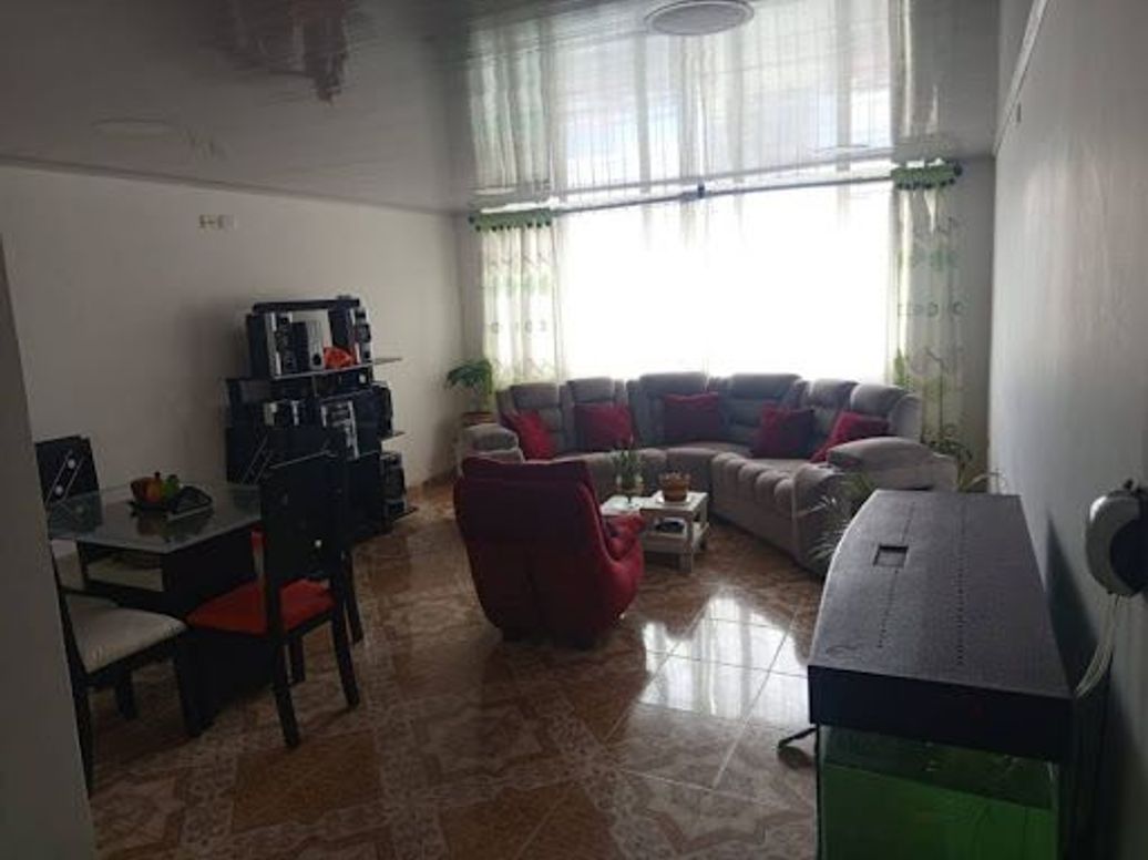 Apartamento de 2 alcobas en venta en La Estanzuela, Bogotá, 129 m² · foto 2 de 20