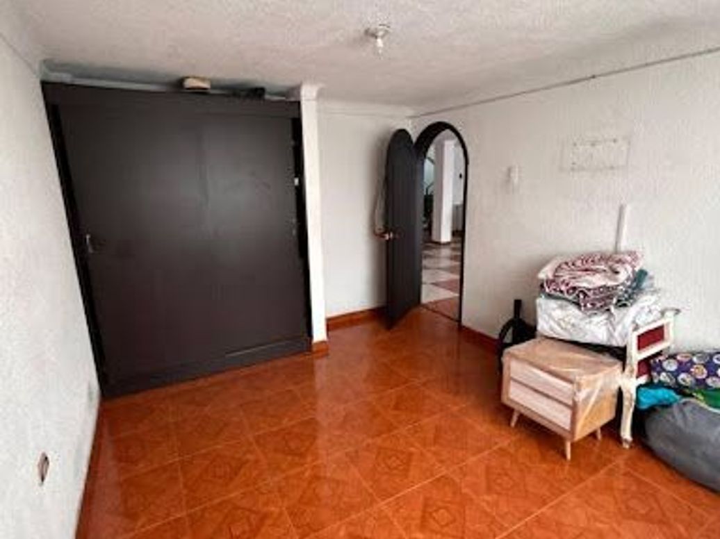 Casa de 6 alcobas en venta en Villa Mayor Oriental, Bogotá, 120 m² · foto 10 de 20
