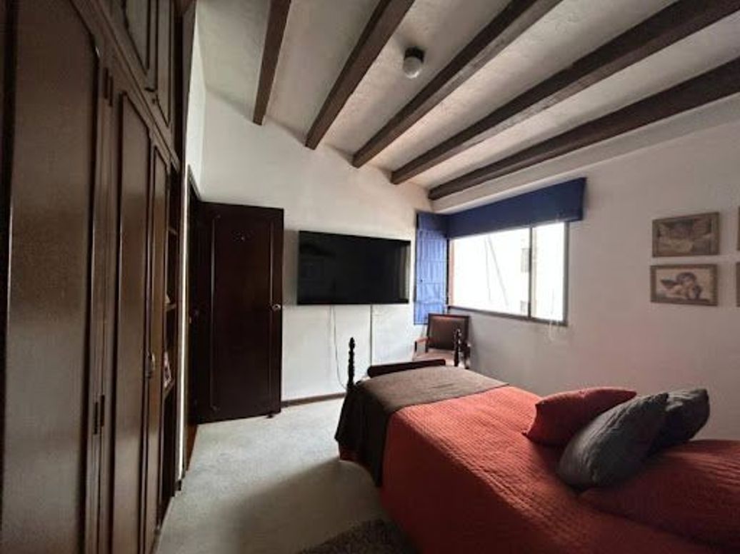 Casa de 5 alcobas en venta en Santa Barbara Central, Bogotá, 273 m² · foto 5 de 20