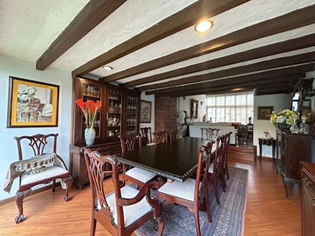 Casa de 5 alcobas en venta en Santa Barbara Central, Bogotá, 273 m² · foto 2 de 20