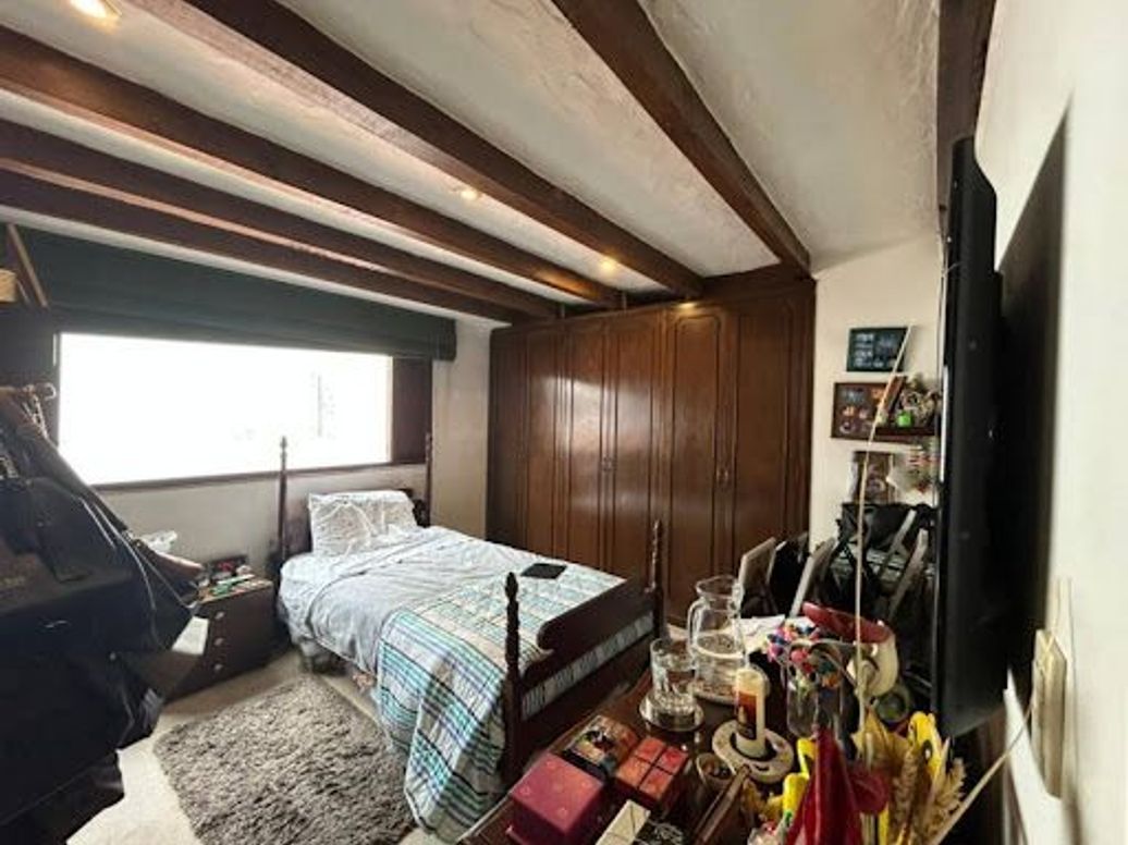 Casa de 5 alcobas en venta en Santa Barbara Central, Bogotá, 273 m² · foto 11 de 20