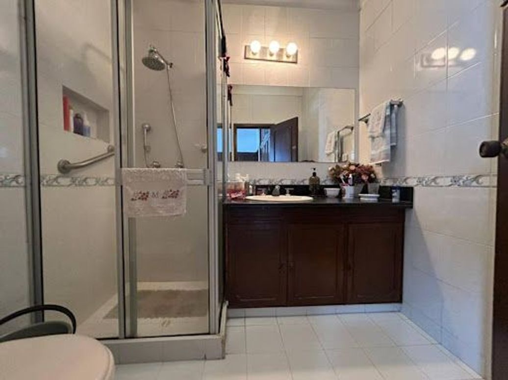 Casa de 5 alcobas en venta en Santa Barbara Central, Bogotá, 273 m² · foto 6 de 20