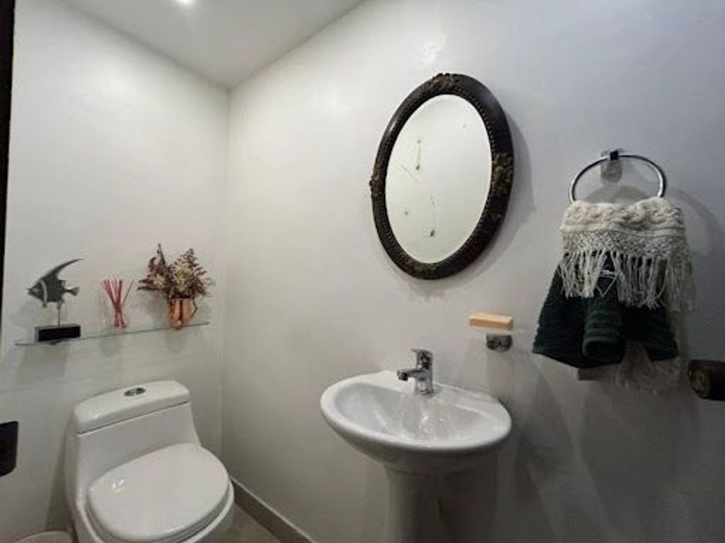 Casa de 5 alcobas en venta en Santa Barbara Central, Bogotá, 273 m² · foto 12 de 20