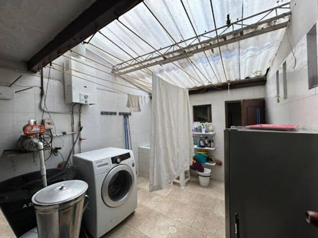 Casa de 5 alcobas en venta en Santa Barbara Central, Bogotá, 273 m² · foto 19 de 20