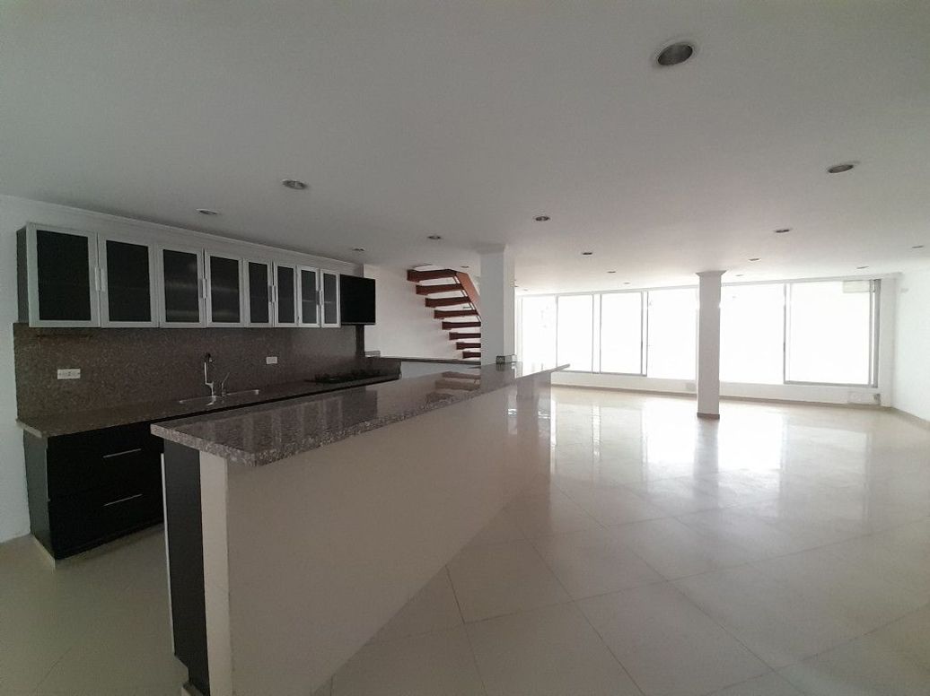 Casa de 5 alcobas en venta en Villa Del Prado, Bogotá, 220 m² · foto 7 de 20