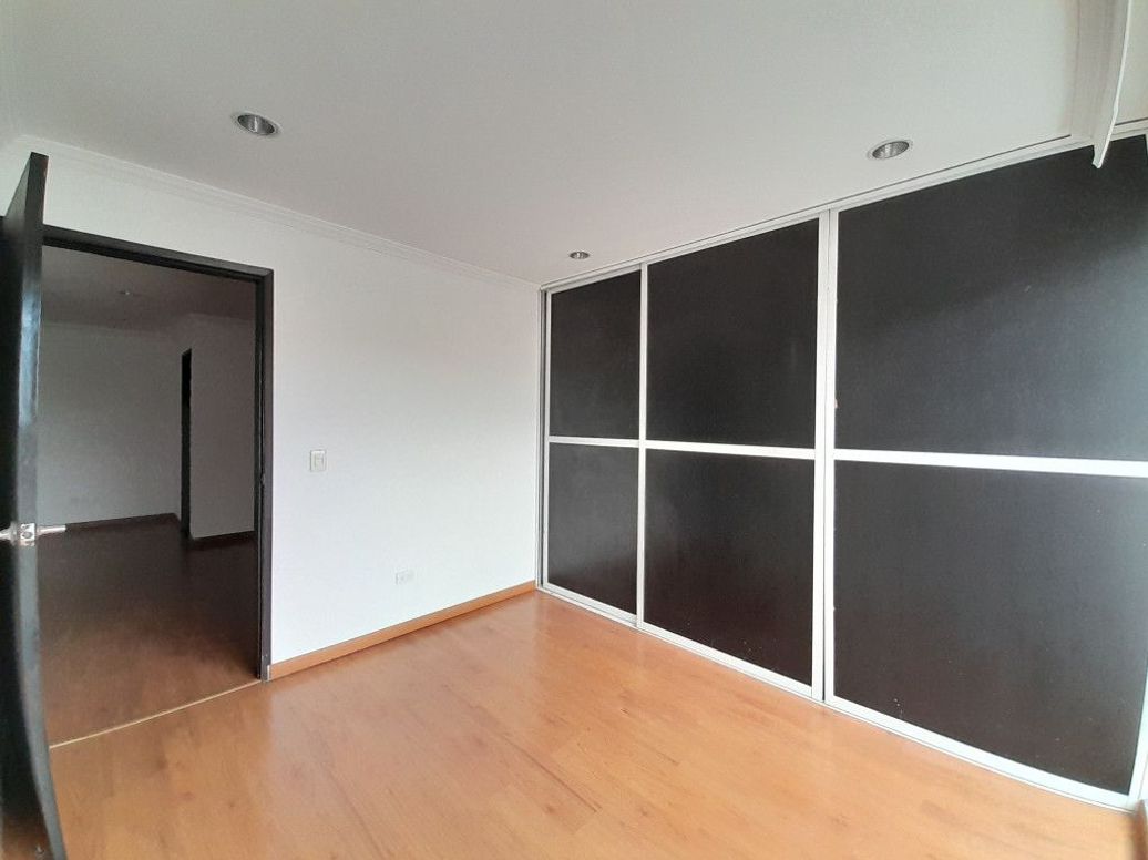 Casa de 5 alcobas en venta en Villa Del Prado, Bogotá, 220 m² · foto 11 de 20