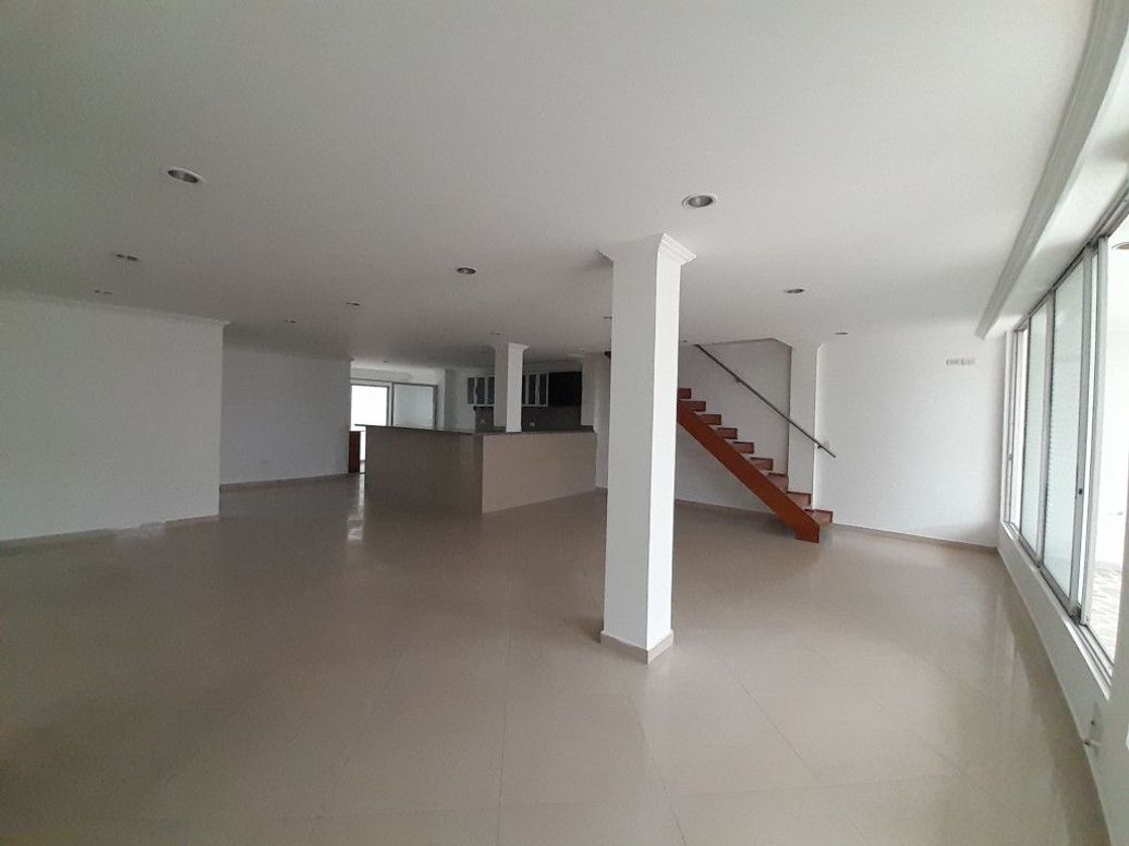 Casa de 5 alcobas en venta en Villa Del Prado, Bogotá, 220 m² · foto 4 de 20