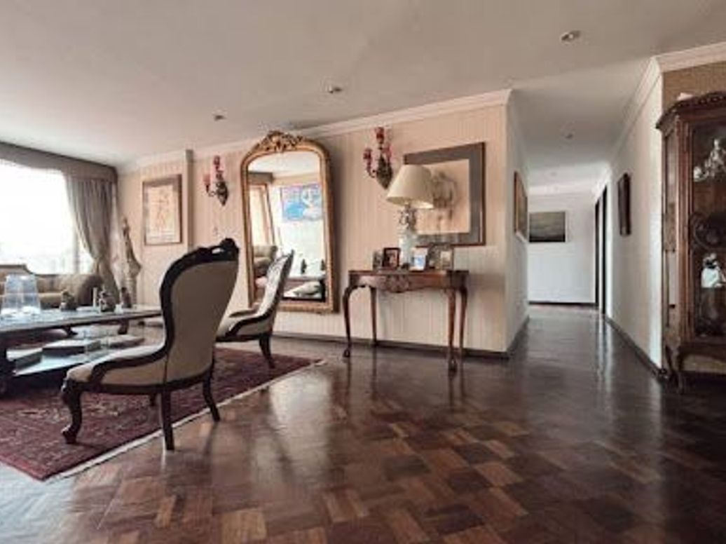 Apartamento de 3 alcobas en venta en Los Rosales, Bogotá, 240 m² · foto 3 de 20