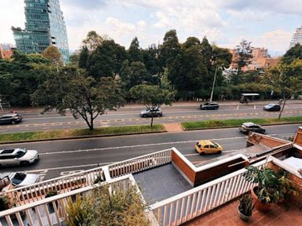 Apartamento de 3 alcobas en venta en Los Rosales, Bogotá, 240 m² · foto 13 de 20