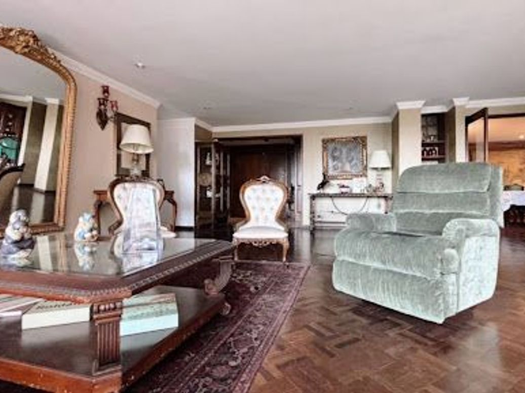 Apartamento de 3 alcobas en venta en Los Rosales, Bogotá, 240 m² · foto 4 de 20