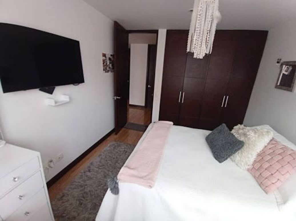 Apartamento de 3 alcobas en venta en La Carolina, Bogotá, 111 m² · foto 8 de 18