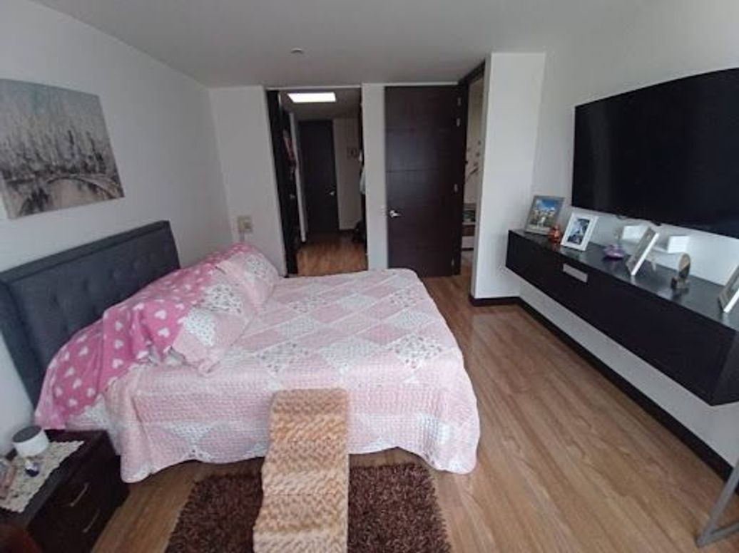 Apartamento de 3 alcobas en venta en La Carolina, Bogotá, 111 m² · foto 5 de 18