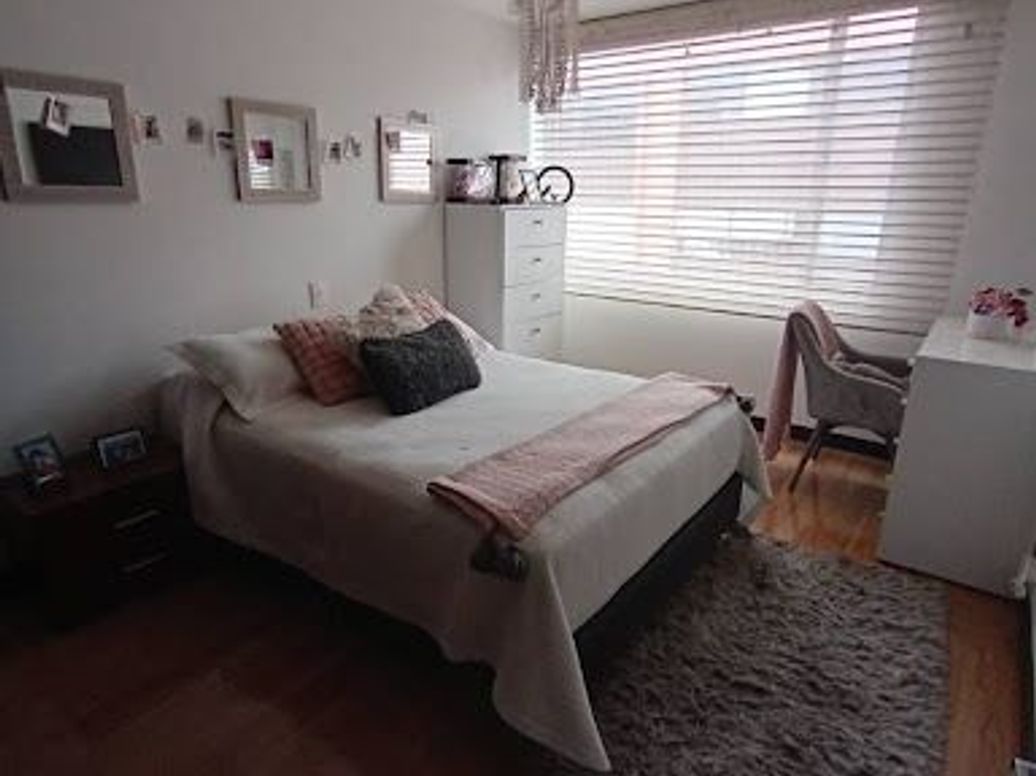 Apartamento de 3 alcobas en venta en La Carolina, Bogotá, 111 m² · foto 4 de 18