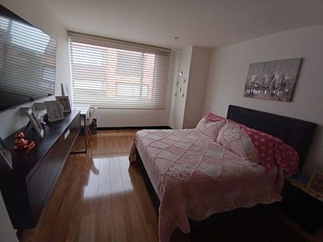 Apartamento de 3 alcobas en venta en La Carolina, Bogotá, 111 m² · foto 6 de 18