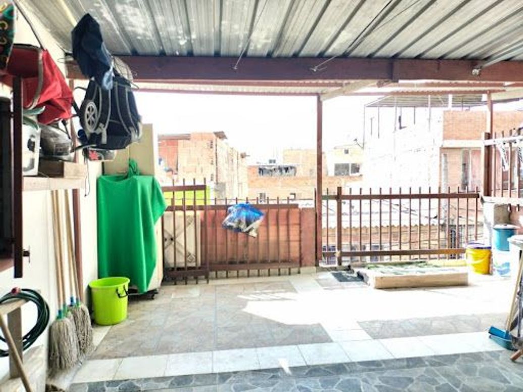 Casa de 6 alcobas en venta en Salitre Et. Ii, Bogotá, 86 m² · foto 2 de 9