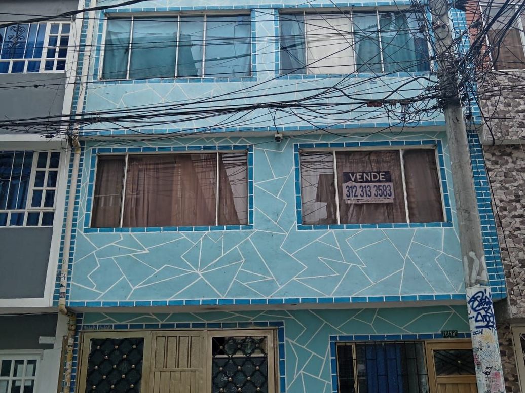 Casa de 6 alcobas en venta en San Antonio, Bogotá, 275 m² · foto 12 de 13