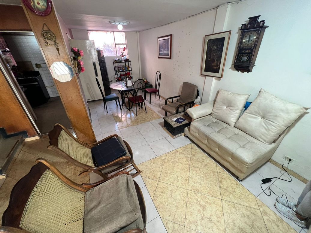 Casa de 6 alcobas en venta en Quiroga Central, Bogotá, 326 m² · foto 6 de 19