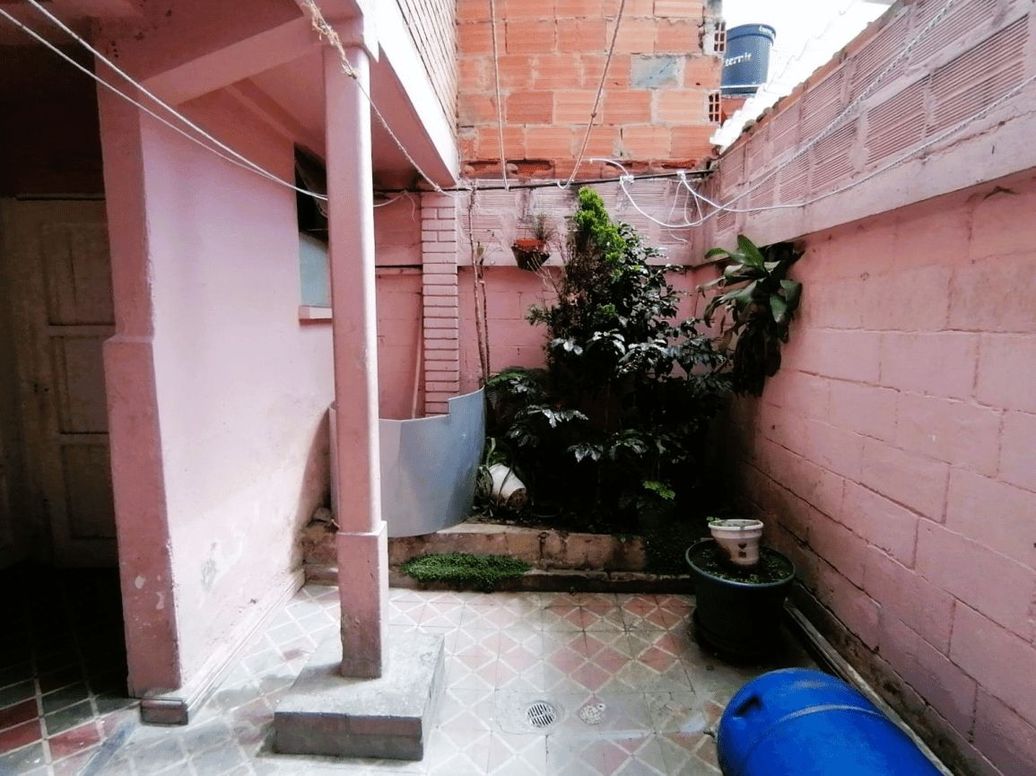 Casa de 6 alcobas en venta en Quiroga Central, Bogotá, 326 m² · foto 11 de 19