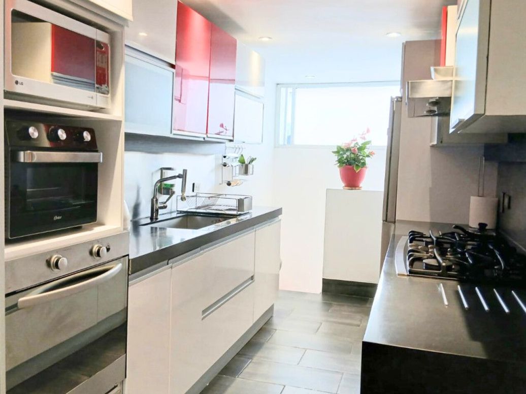Casa de 3 alcobas en venta en Santa Barbara Central, Bogotá, 322 m² · foto 9 de 12